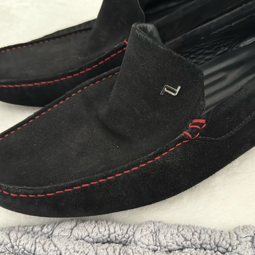 Porsche designs sneakers